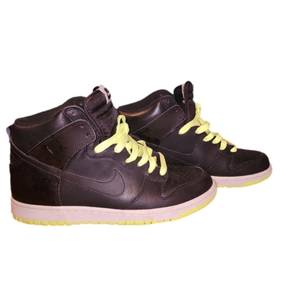 Nike Black and Neon Green Men's Shoes - Picture 2 of 15